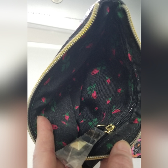 Set of 2 Betsy Johnson zipper pouches - Picture 4 of 6